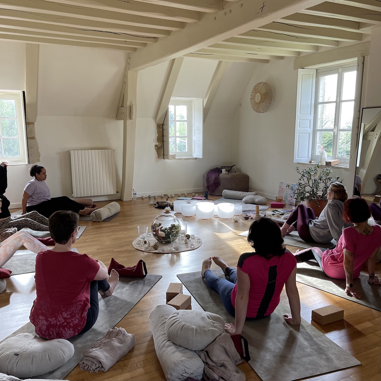 Lire la suite à propos de l’article Retraite en week-end | Yoga, Ayurveda & Sonothérapie • près de Paris • du 18 au 20 Octobre 2024